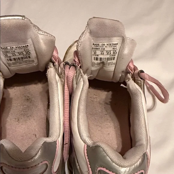 Nike Shox Women's Pink and Silver Athletic Shoes - Picture 12 of 12